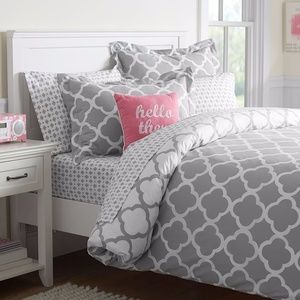 Lucky Clover Reversible Duvet Cover + Sham